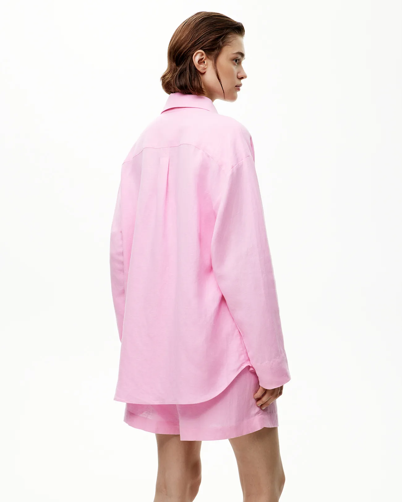 Комплект: рубашка и шорты розового цвета