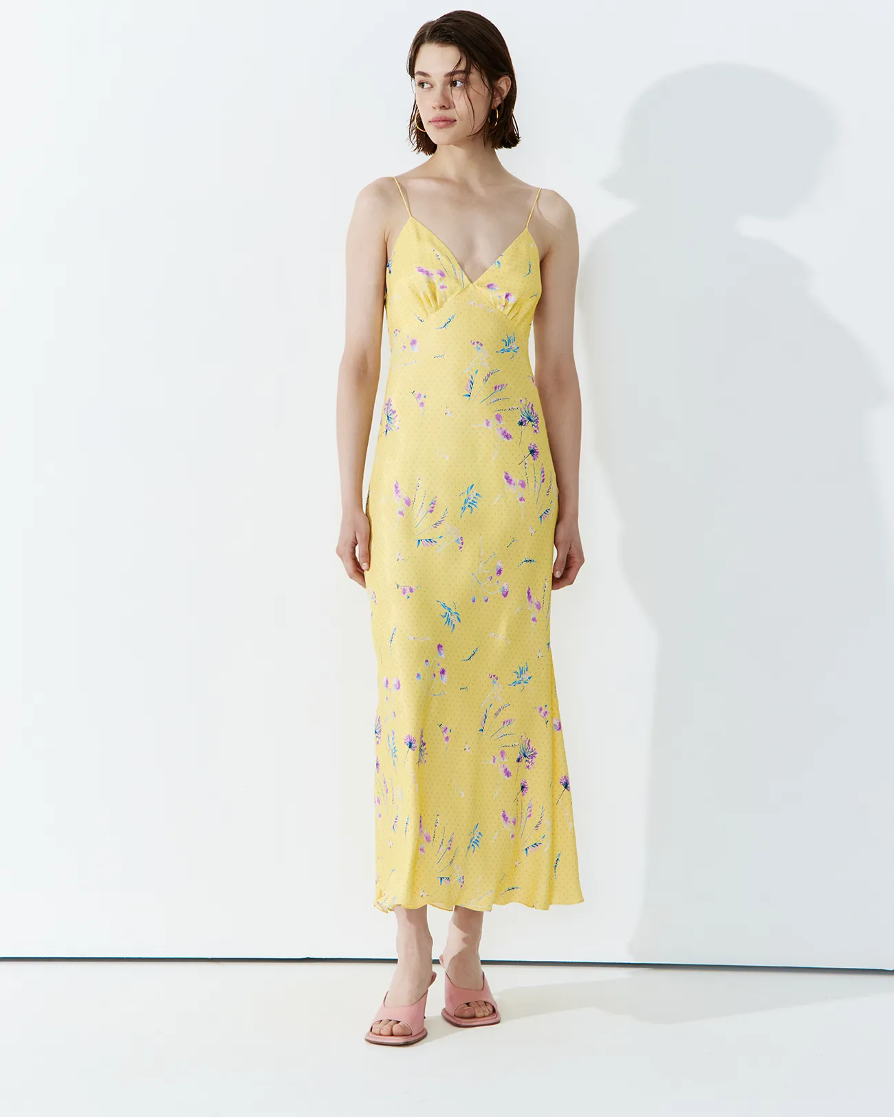 Платье-комбинация миди с принтом желтого цвета