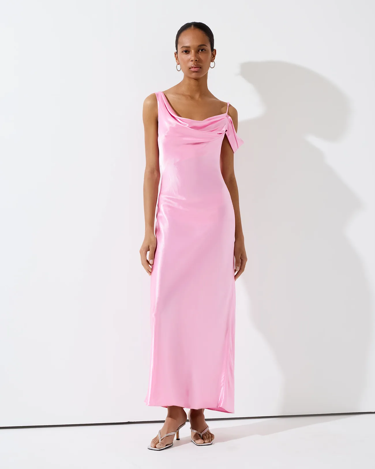 Платье-комбинация асимметричное розового цвета