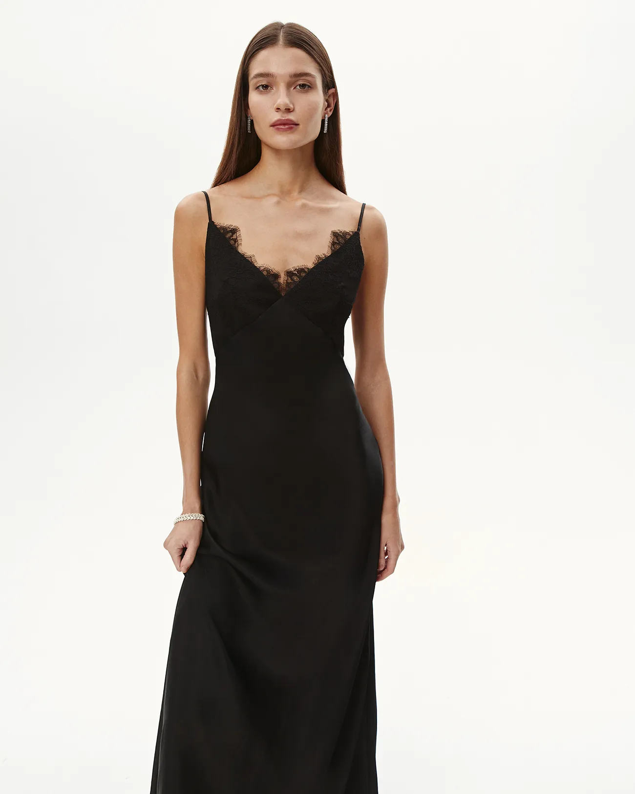 Платье-комбинация с кружевом черного цвета