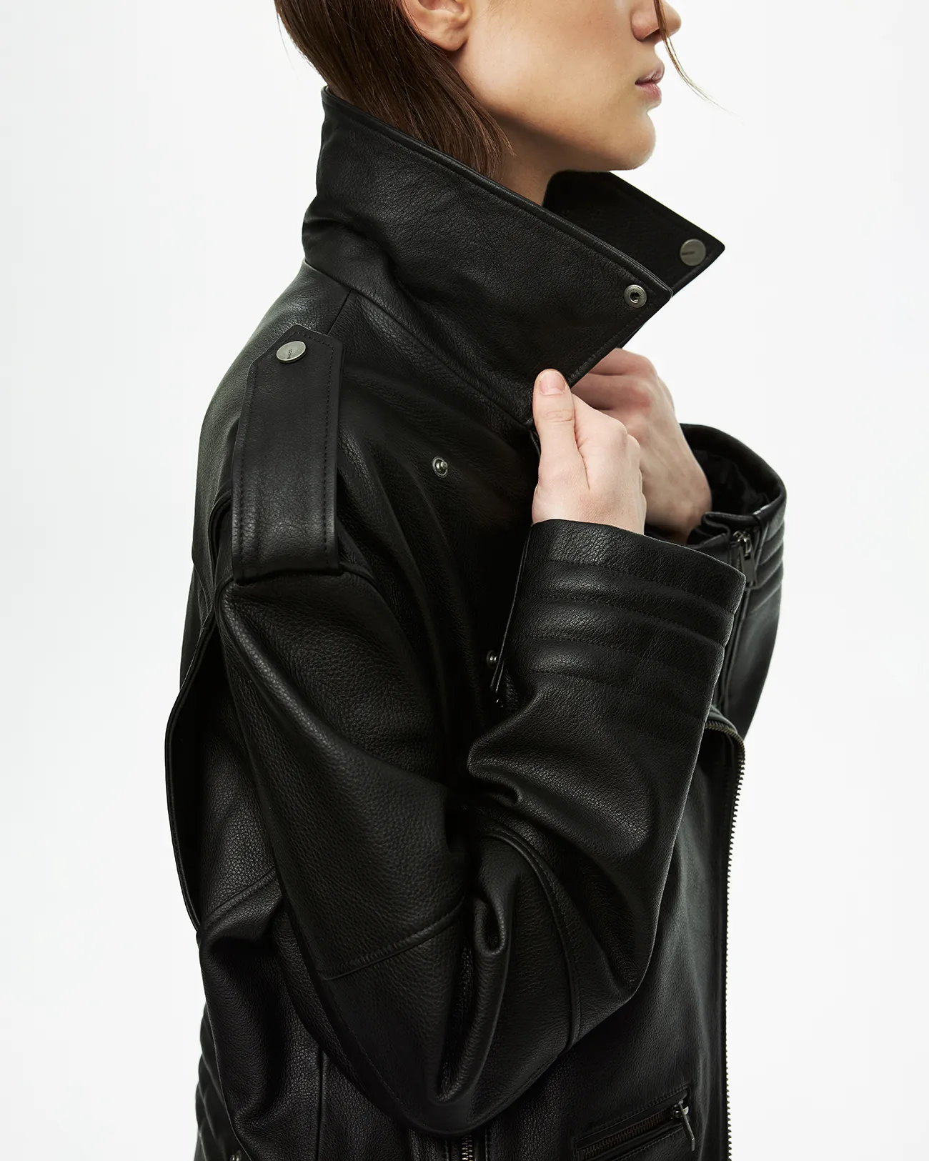 Куртка из текстурной кожи черного цвета