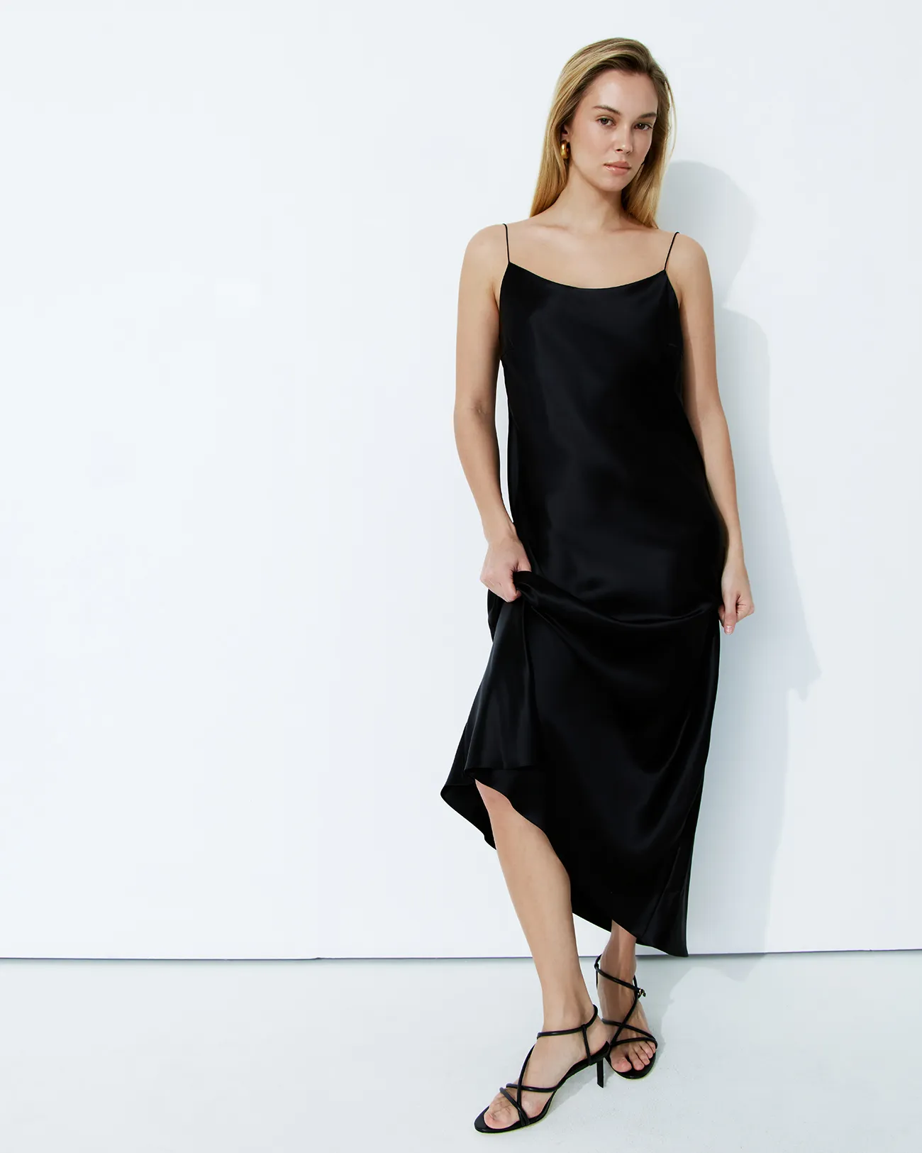Платье-комбинация из шелка черного цвета