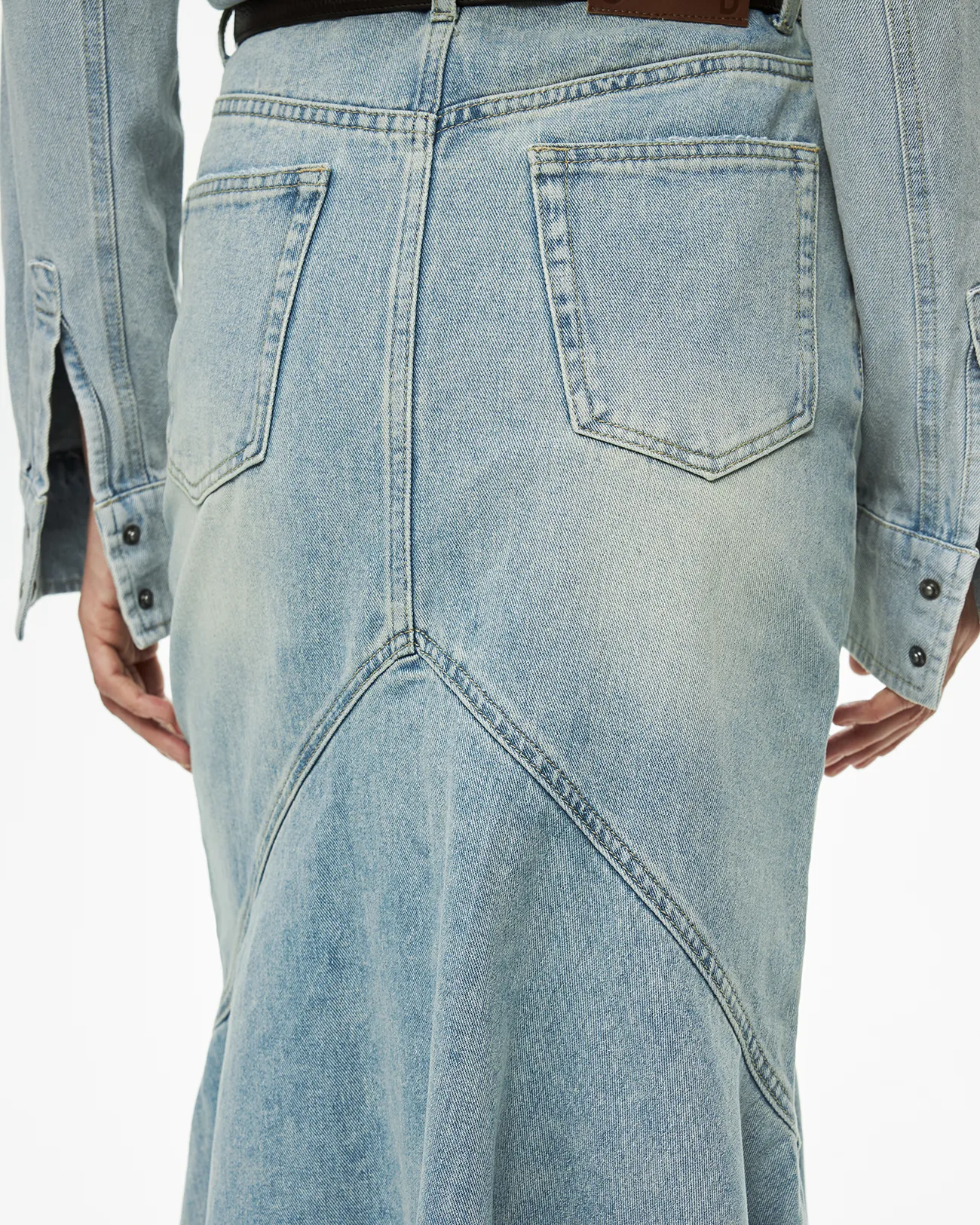 Юбка джинсовая миди со складками голубого цвета