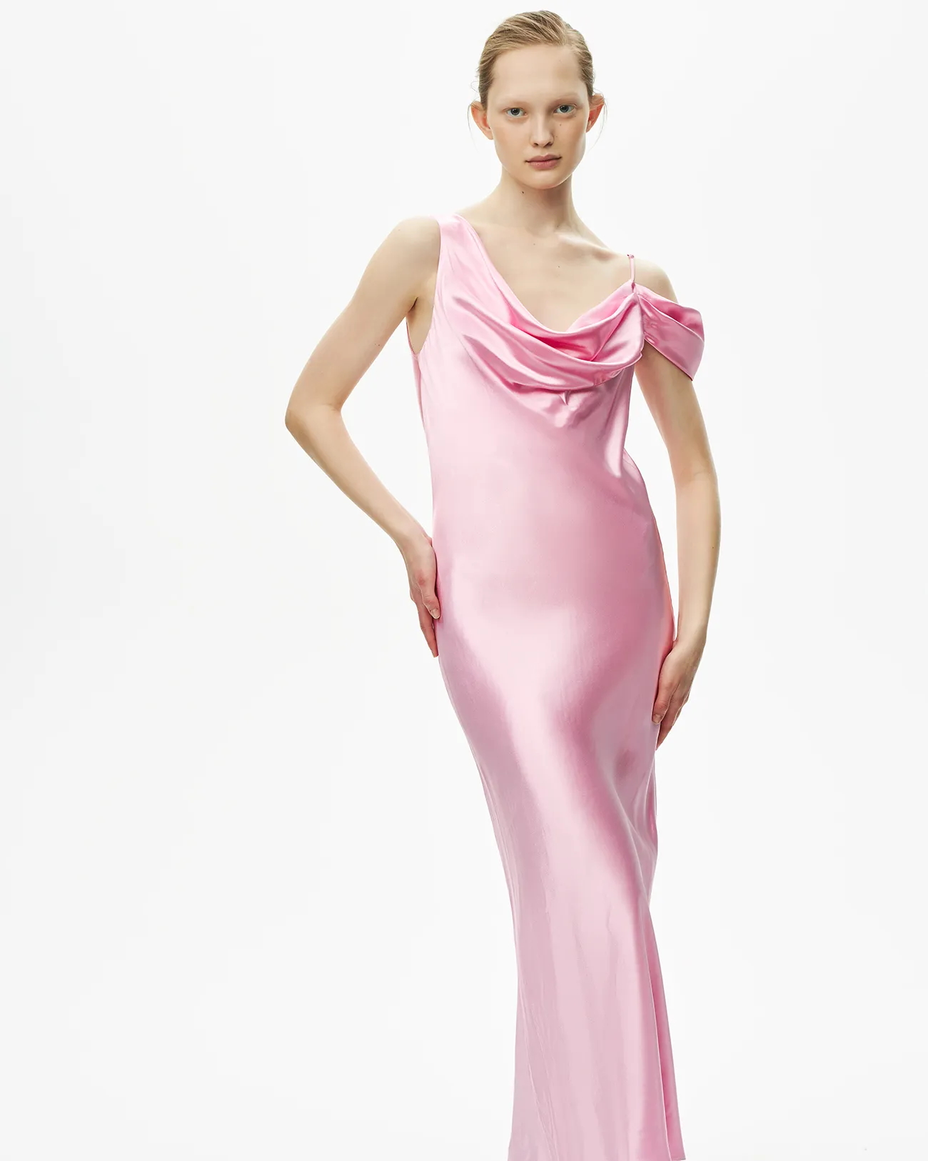 Платье-комбинация асимметричное розового цвета