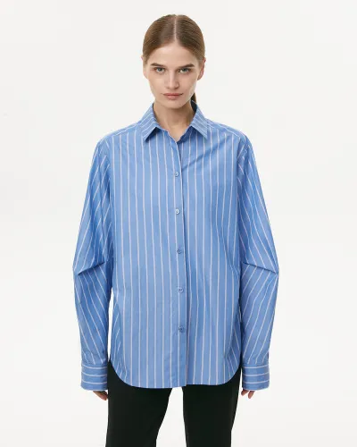 Рубашка объемная в полоску темно-синего цвета