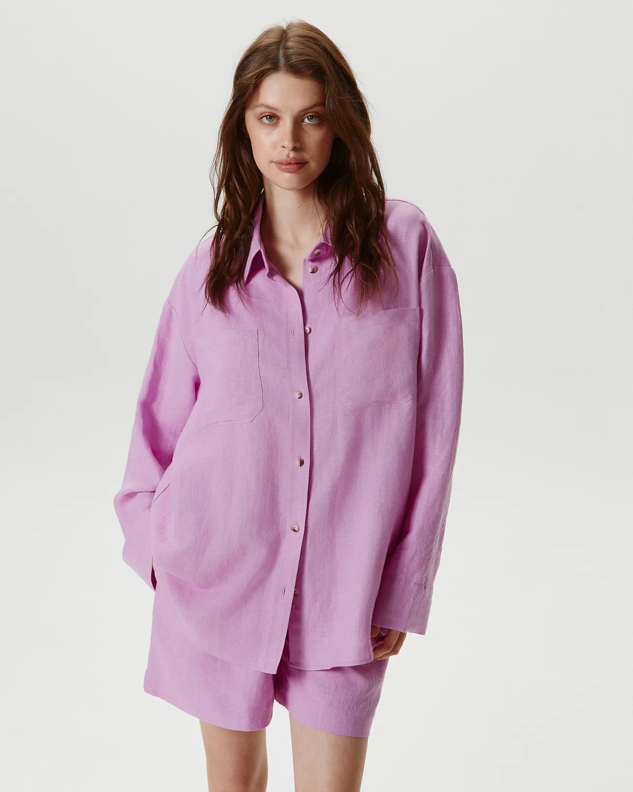 Комплект шорты+рубашка сиренево-розового цвета