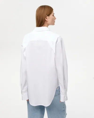 Рубашка объемная белого цвета