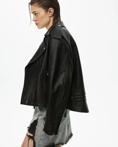 Куртка из текстурной кожи черного цвета